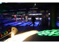 Tech Medewerkers Speel Ten Pin Bowling